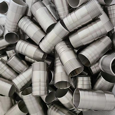 Threaded pipe fittings